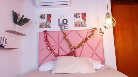 Emily Burton online show from January 18, 2026, 12:09 pm