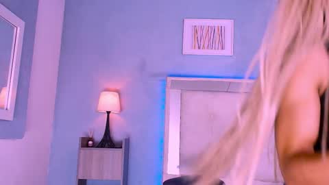 Snapshot of emily_castillo1_ chatting on September 18, 2025, 5:09 am emily_castillo1_ online show from September 18, 2025, 5:09 am