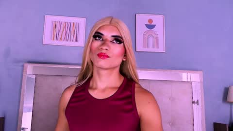 emily_castillo_1 online show from September 20, 2025, 4:57 am