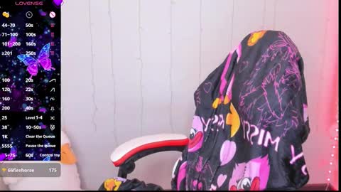 Snapshot of emily_cline chatting on October 31, 2025, 8:15 am emily_cline online show from October 31, 2025, 8:15 am