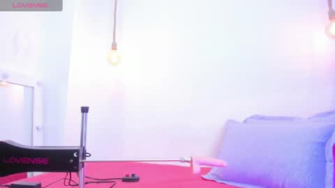 Snapshot of emily_cooper20_ chatting on February 2, 2025, 7:25 pm Emily online show from February 2, 2025, 7:25 pm