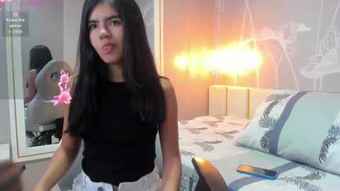 Snapshot of emily_cute4u chatting on February 14, 2026, 6:48 pm Emily online show from February 14, 2026, 6:48 pm