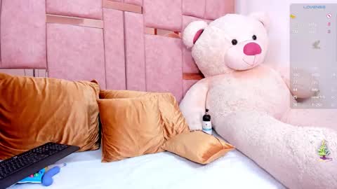  M I A   online430pm- 930pm online show from December 20, 2025, 8:16 pm