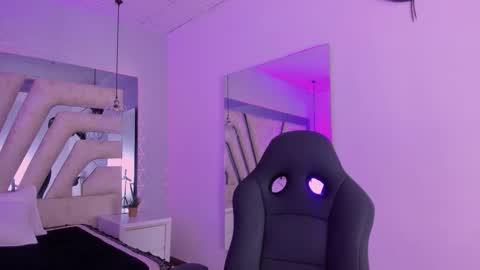 Emily online show from October 15, 2025, 10:48 am