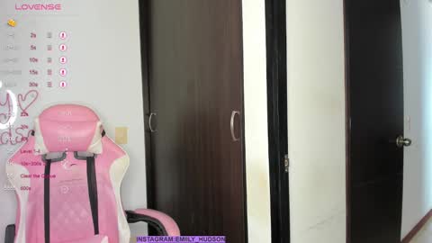 Snapshot of emily_huddson_ chatting on December 17, 2024, 6:20 pm independet model online show from December 17, 2024, 6:20 pm