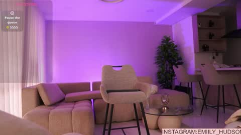independet model online show from June 5, 2026, 9:09 pm
