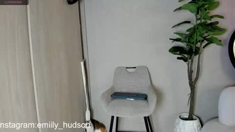 Snapshot of emily_huddson_ chatting on June 30, 2026, 2:23 am independet model online show from June 30, 2026, 2:23 am
