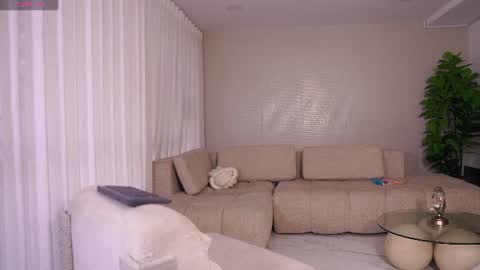 Snapshot of emily_huddson_ chatting on July 28, 2026, 11:04 pm independet model online show from July 28, 2026, 11:04 pm