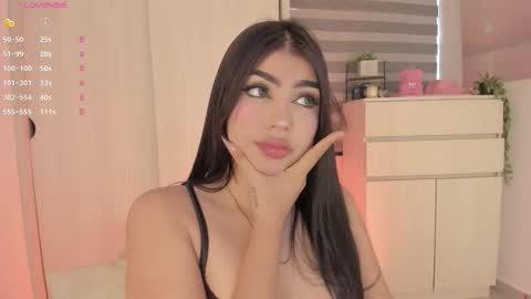 EmilyKenner  Independent model  online show from November 20, 2025, 12:05 pm