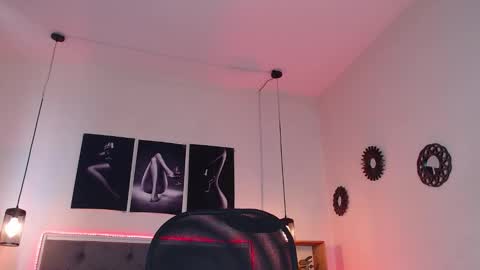 E M I L Y  online show from October 10, 2025, 5:12 pm