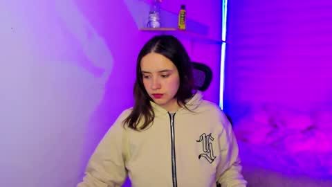 emily_lindey online show from November 22, 2025, 3:16 am