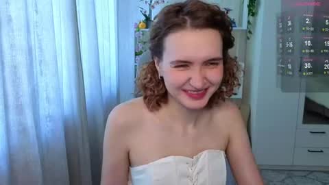 Snapshot of emily_lune chatting on June 27, 2026, 4:17 am Emily online show from June 27, 2026, 4:17 am