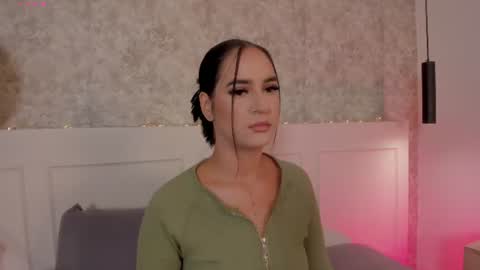 emily_luve online show from July 4, 2026, 12:00 pm
