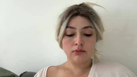 Snapshot of emily_morning_dew chatting on September 11, 2025, 7:41 am emily_morning_dew online show from September 11, 2025, 7:41 am