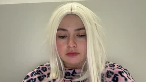 Snapshot of emily_morning_dew chatting on November 3, 2025, 5:52 am emily_morning_dew online show from November 3, 2025, 5:52 am