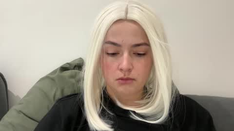 Snapshot of emily_morning_dew chatting on November 9, 2025, 6:12 am emily_morning_dew online show from November 9, 2025, 6:12 am