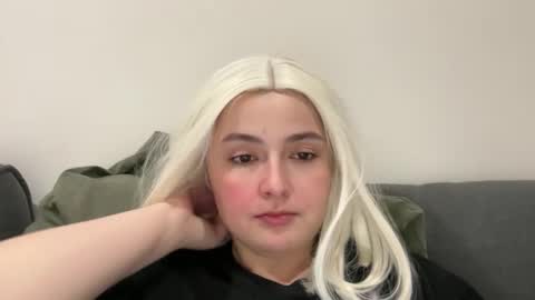 Snapshot of emily_morning_dew chatting on November 9, 2025, 7:12 pm emily_morning_dew online show from November 9, 2025, 7:12 pm