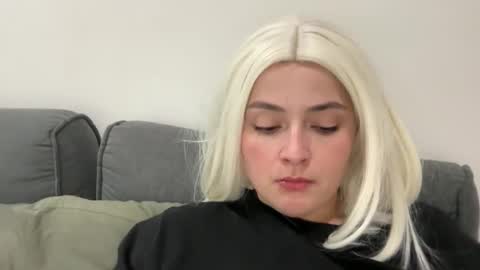 Snapshot of emily_morning_dew chatting on November 11, 2025, 1:11 pm emily_morning_dew online show from November 11, 2025, 1:11 pm