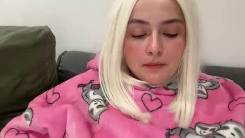 Snapshot of emily_morning_dew chatting on November 12, 2025, 7:03 pm emily_morning_dew online show from November 12, 2025, 7:03 pm