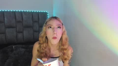 Emi online show from February 8, 2026, 6:44 pm