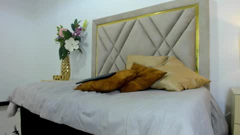 Snapshot of emily_queen7 chatting on October 17, 2025, 7:49 pm Emily online show from October 17, 2025, 7:49 pm