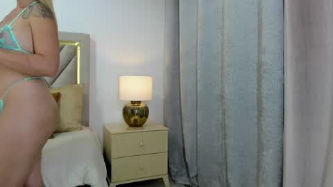 Snapshot of emily_queen7 chatting on October 28, 2025, 7:05 pm Emily online show from October 28, 2025, 7:05 pm