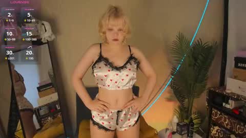 emily_relishh online show from February 24, 2026, 5:05 am