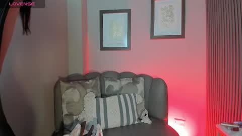 Emily  online show from September 30, 2025, 1:27 pm