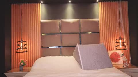 Emily online show from November 12, 2025, 11:32 am