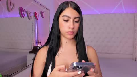 Snapshot of emily_roux chatting on February 26, 2025, 8:48 am EMILY online show from February 26, 2025, 8:48 am