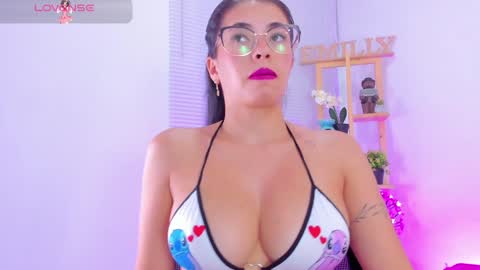 Snapshot of emily_sanderss1 chatting on January 11, 2025, 8:54 pm Emily online show from January 11, 2025, 8:54 pm