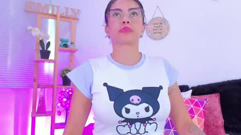 Snapshot of emily_sanderss1 chatting on February 9, 2025, 5:11 pm Emily online show from February 9, 2025, 5:11 pm
