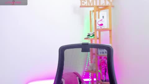 Snapshot of emily_sanderss1 chatting on September 18, 2025, 3:47 pm Emily online show from September 18, 2025, 3:47 pm
