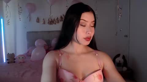 Snapshot of emily_swan_04 chatting on January 4, 2025, 4:00 pm Emily Swan online show from January 4, 2025, 4:00 pm