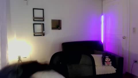 Snapshot of emily_swan_04 chatting on February 14, 2025, 12:09 am Emily Swan online show from February 14, 2025, 12:09 am