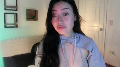 Snapshot of emily_swan_04 chatting on February 20, 2025, 1:57 am Emily Swan online show from February 20, 2025, 1:57 am