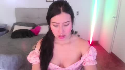 Snapshot of emily_swan_04 chatting on March 10, 2025, 5:29 pm Emily Swan online show from March 10, 2025, 5:29 pm