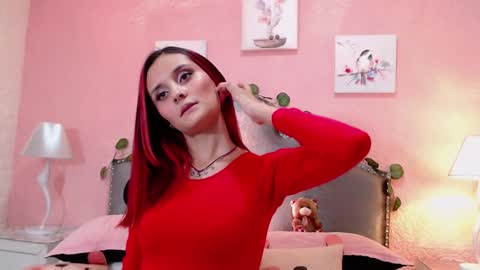 Snapshot of emily_tonson chatting on January 13, 2025, 10:03 pm Emily online show from January 13, 2025, 10:03 pm