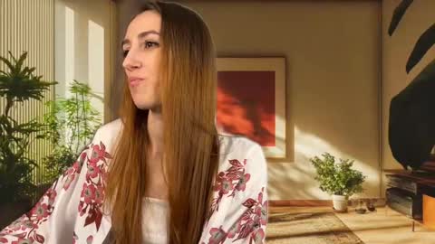 Lia online show from October 4, 2025, 5:11 pm