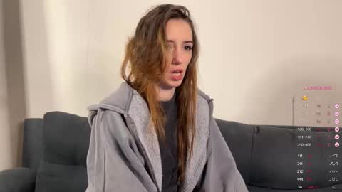 Lia online show from November 29, 2025, 6:49 am