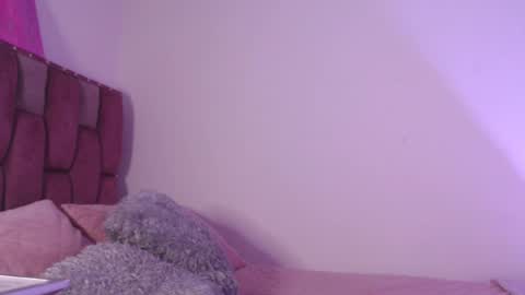 Snapshot of emily_w2 chatting on March 3, 2025, 2:15 am emily_w2 online show from March 3, 2025, 2:15 am