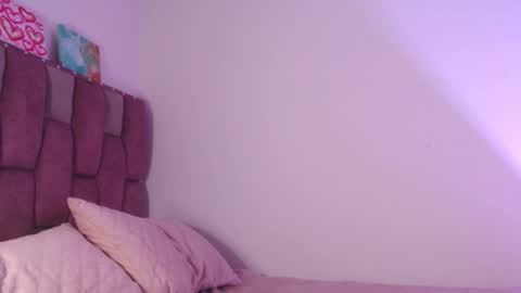 Snapshot of emily_w2 chatting on October 25, 2025, 4:20 am emily_w2 online show from October 25, 2025, 4:20 am