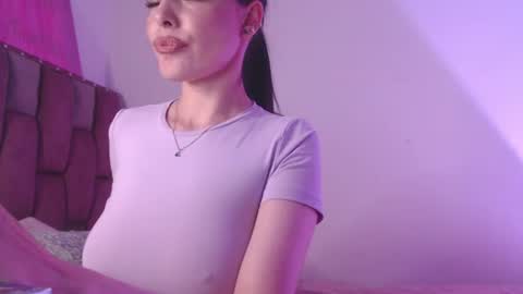emily_w2 online show from June 19, 2026, 3:55 am