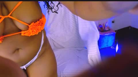 Snapshot of emily_williams12 chatting on September 17, 2025, 12:01 am Emily Williams12 online show from September 17, 2025, 12:01 am