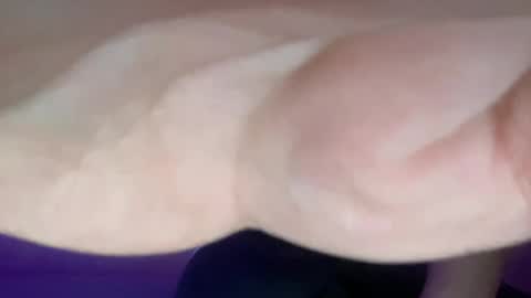 emilya97 online show from May 2, 2026, 4:17 am