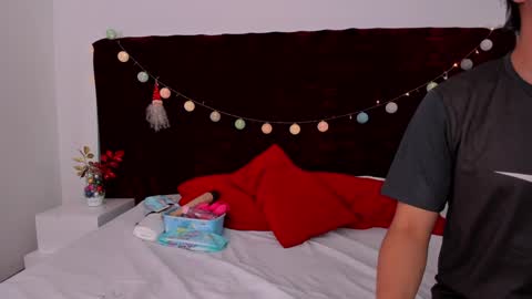 Emilyyy online show from December 20, 2024, 3:14 am