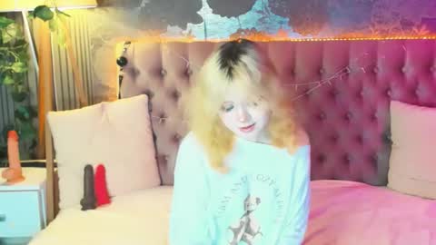 Snapshot of emilyangels chatting on May 25, 2026, 6:08 am Baby Emelli online show from May 25, 2026, 6:08 am