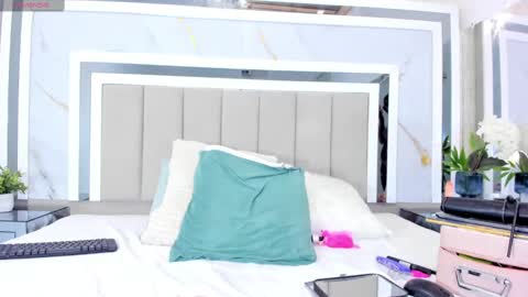 Snapshot of emilyblack_1 chatting on March 6, 2025, 1:57 pm Emily online show from March 6, 2025, 1:57 pm