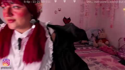 Snapshot of emilycollei chatting on November 11, 2025, 3:17 am Emily online show from November 11, 2025, 3:17 am