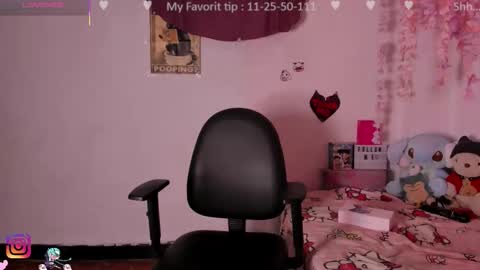 Snapshot of emilycollei chatting on November 21, 2025, 3:27 am Emily online show from November 21, 2025, 3:27 am